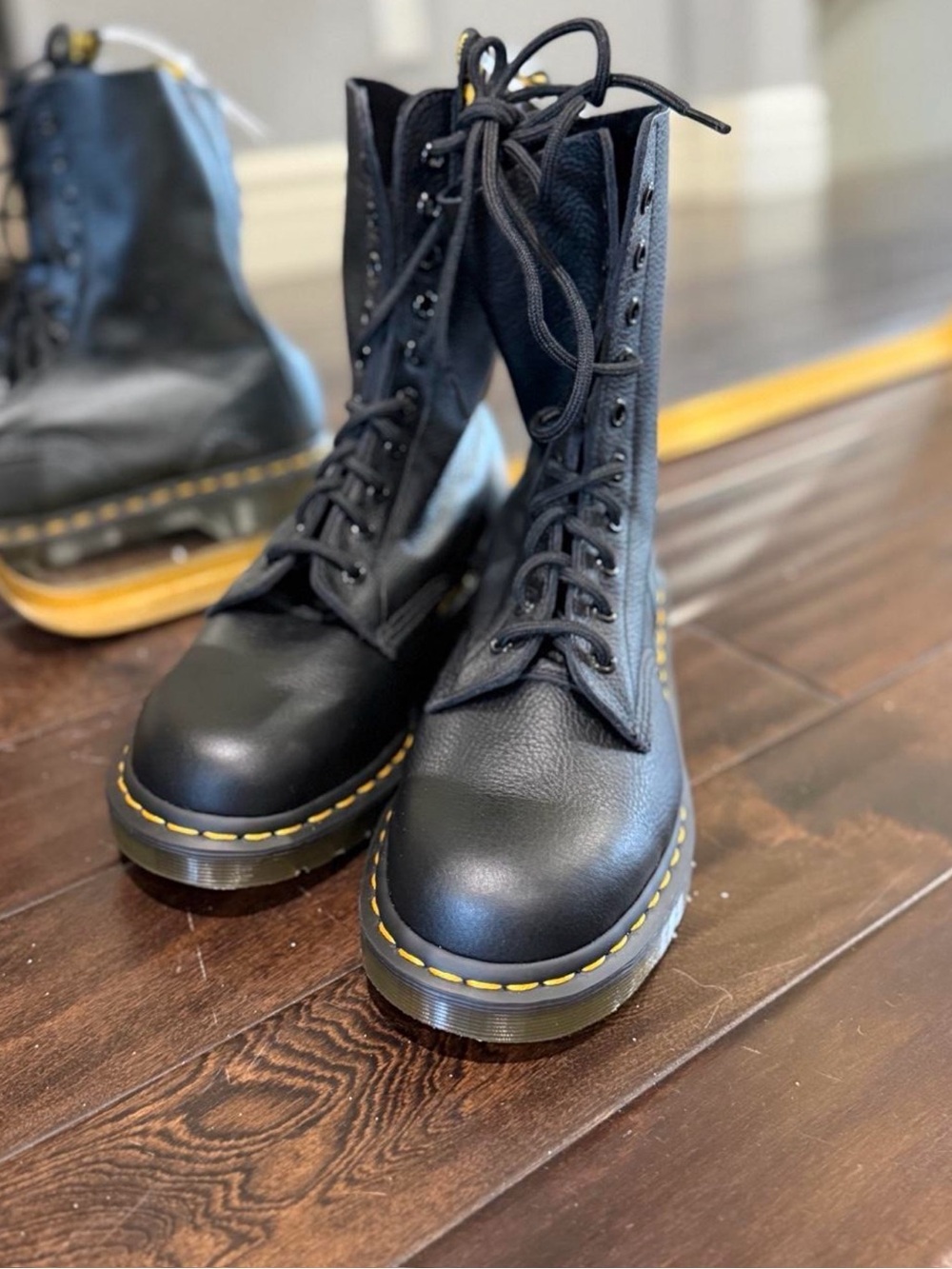 Black leather Dr. Martens 1460 Boots - Picture 6 of 8